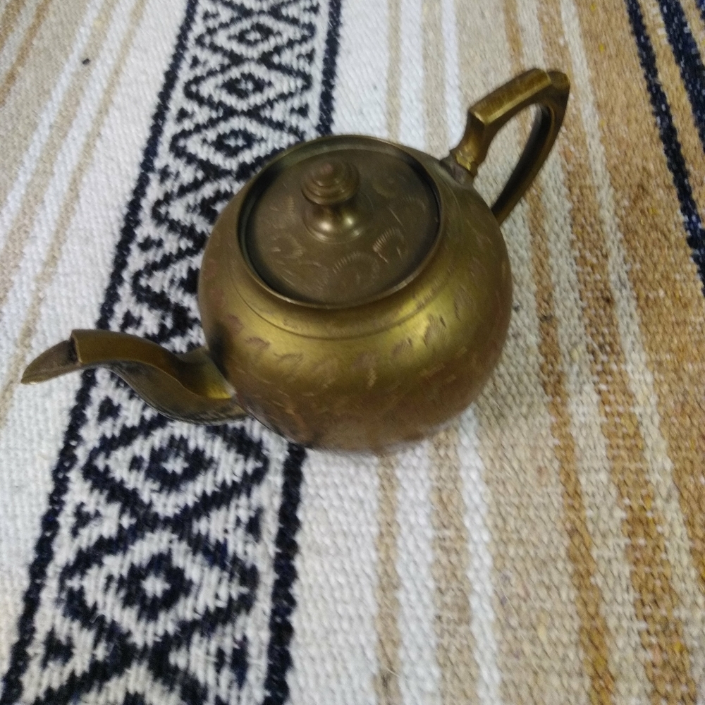 3 PIECE SET OF BRASS POT, PITCHER WITH LID - Picture 2 of 16